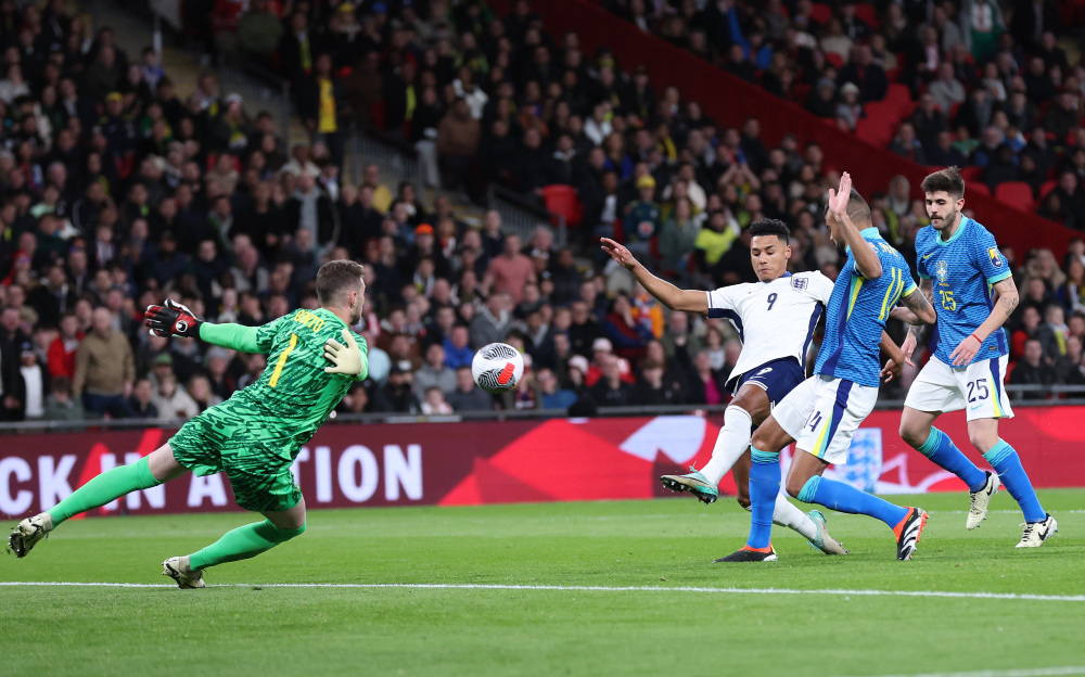 很多湖人球 很多湖人球