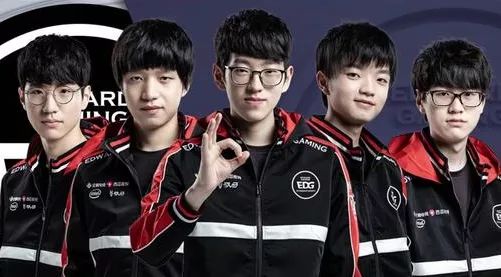 三分线外的 三分线外的