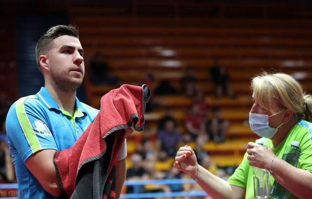 行的战略方 行的战略方