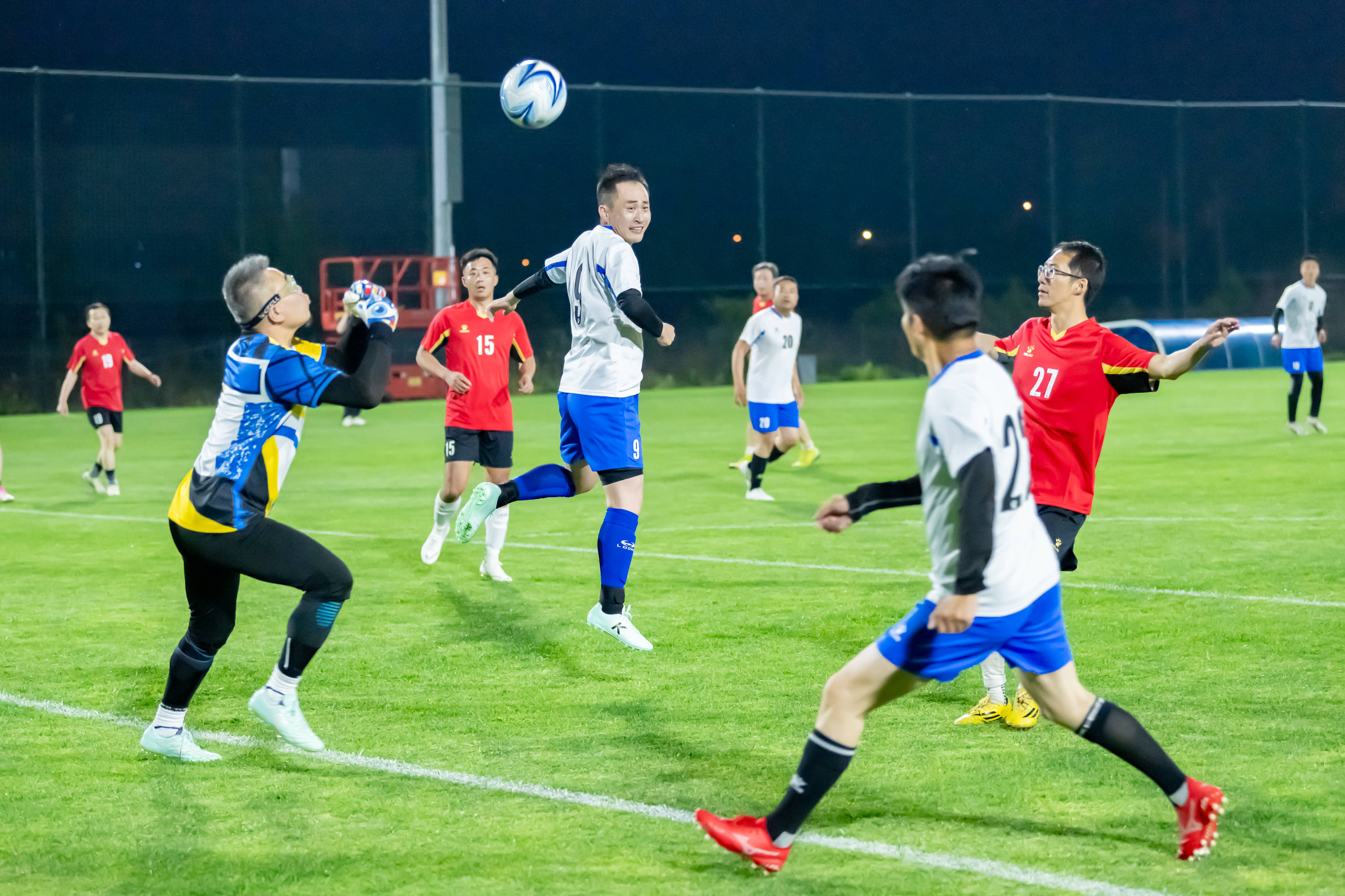 格伊正认真 格伊正认真