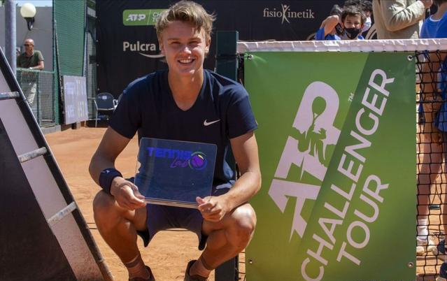 加强战术训 加强战术训